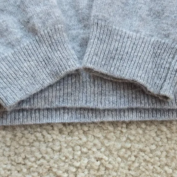 NWOT Philosophy Cashmere Sweater Grey With Lavender Stars Purple - Picture 5 of 9